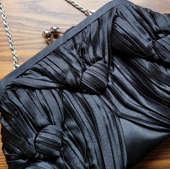 La Regale Handbags - LA REGALE | BLACK SATIN EVENING BAG